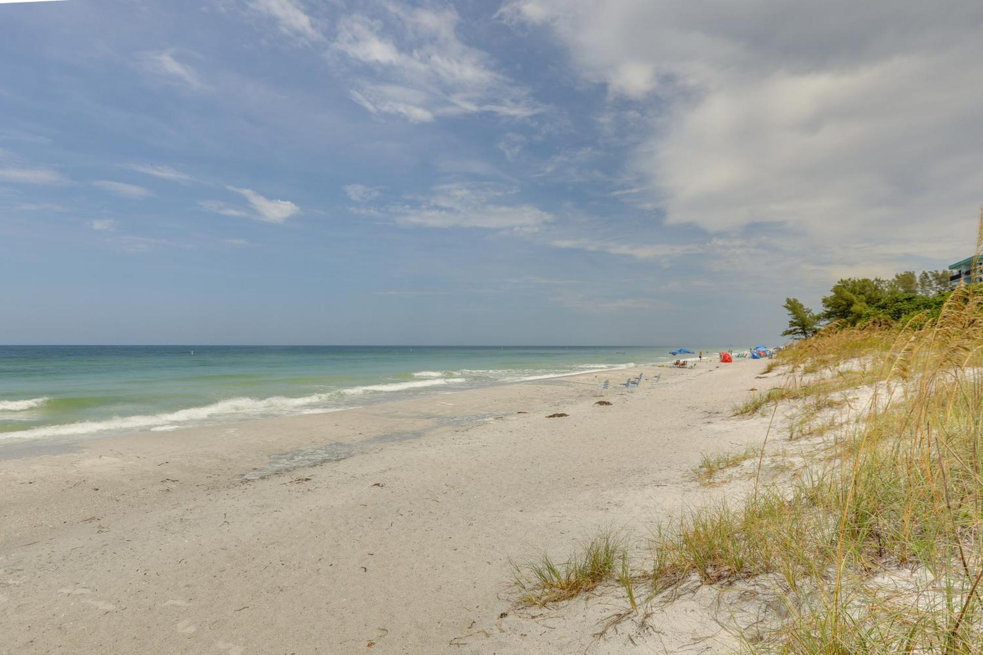 Vibrant Condo - Walk To Indian Rocks Beach! شاطئ كليرووتر المظهر الخارجي الصورة